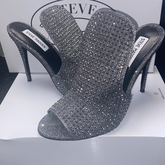 NEW Steve Madden Sinful Rhinestone Crystal Silver Stiletto Peep Toe Mule. Size 9